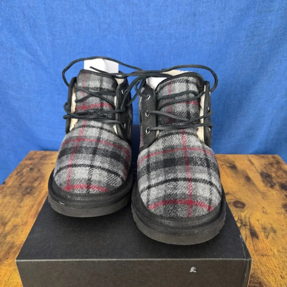 UGG Neumel Plaid Grey Red Tartan Wool Mens Chukka Boots 1019168 M/TPLD Size 10
